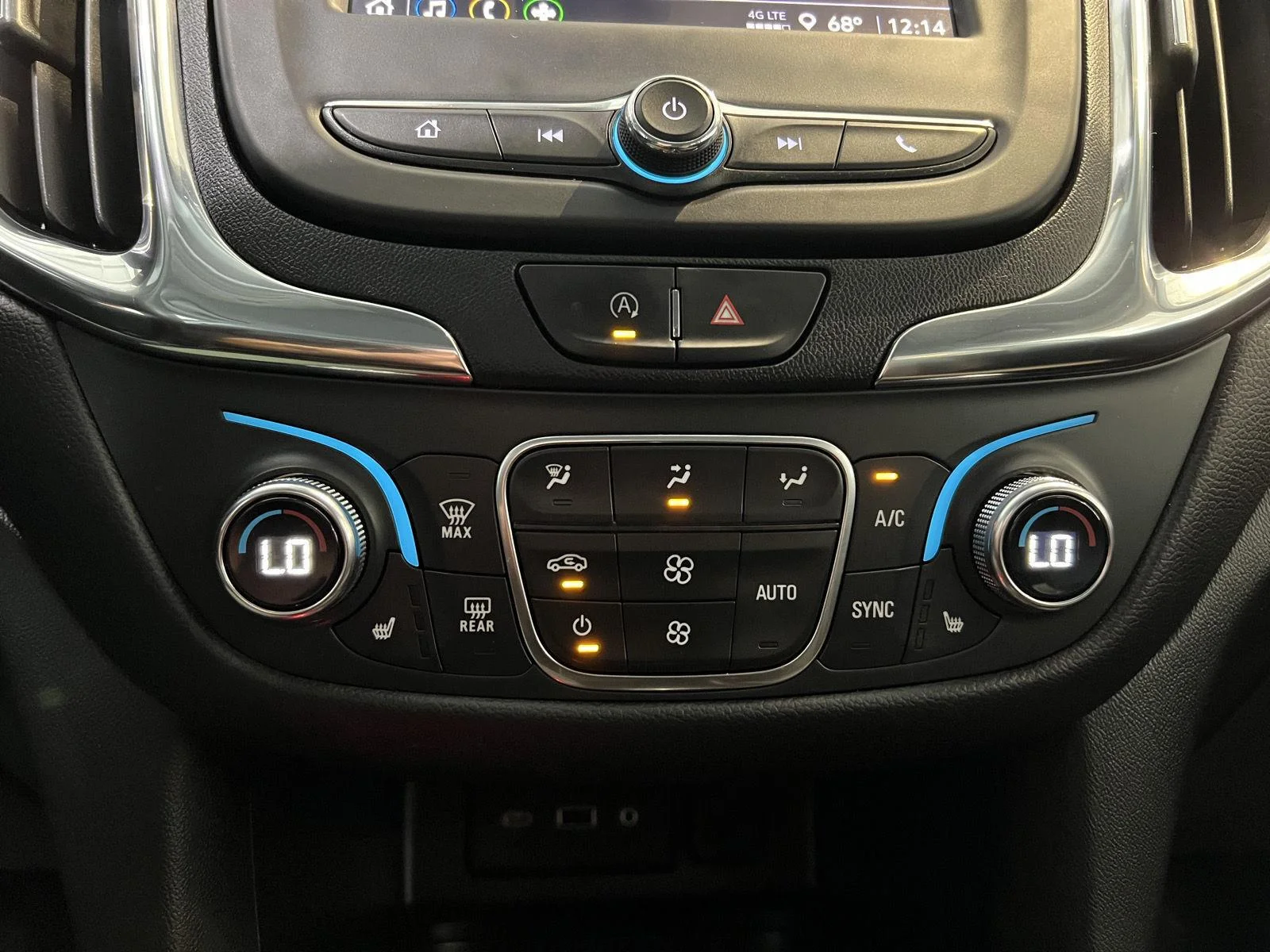 Used 2022 BLUE GLOW METALLIC Chevrolet LT image 19