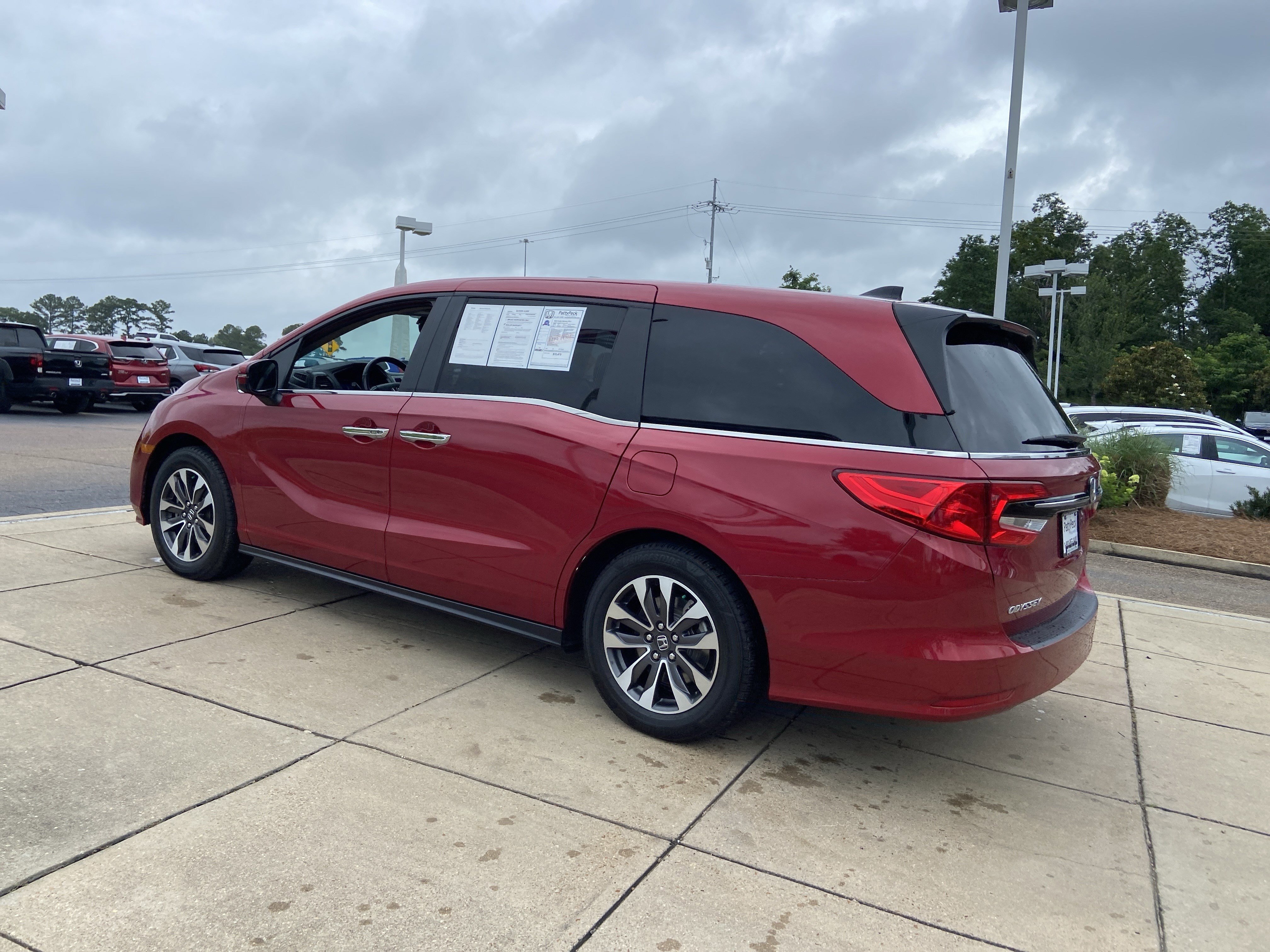 Used 2023 Radiant Red Metallic II Honda EX-L image 8