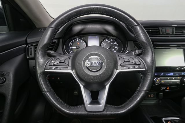 Used 2019 Gray Nissan SV image 27