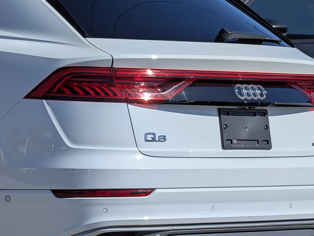 Used 2019  Audi Technik - S-Line - Leather - Sunroof - HUD - Healed/Ventilated Seats image 10