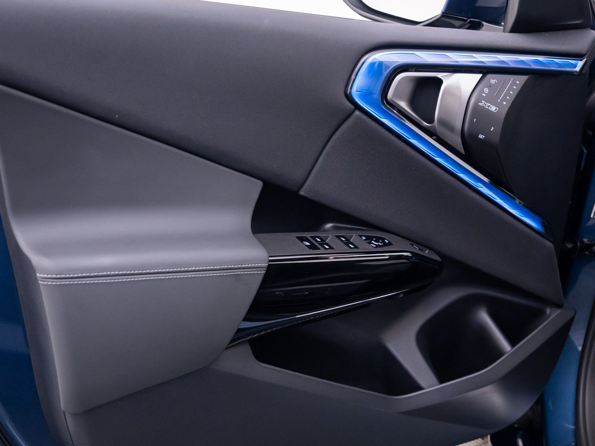 New 2026 Arctic Race Blue metallic BMW 30 xDrive image 14