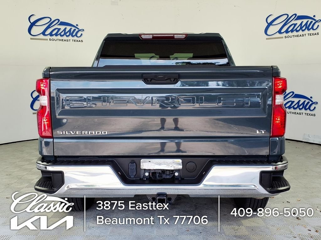 Used 2025 Gray Chevrolet LT image 4