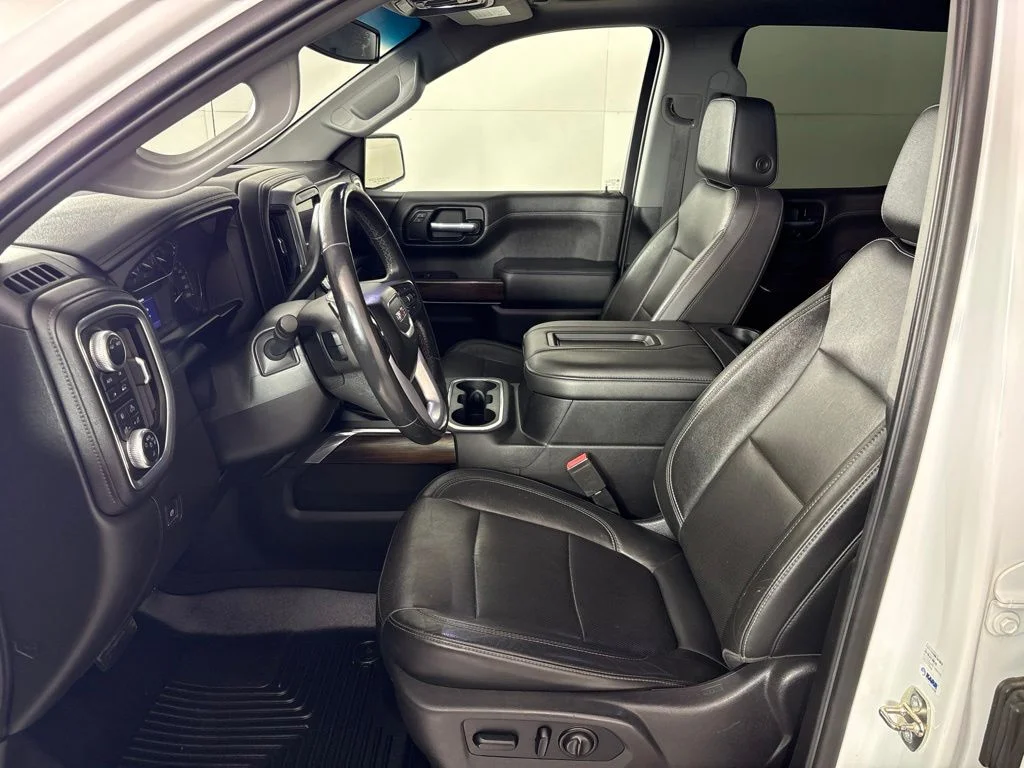 Used 2020 White GMC SLT image 36