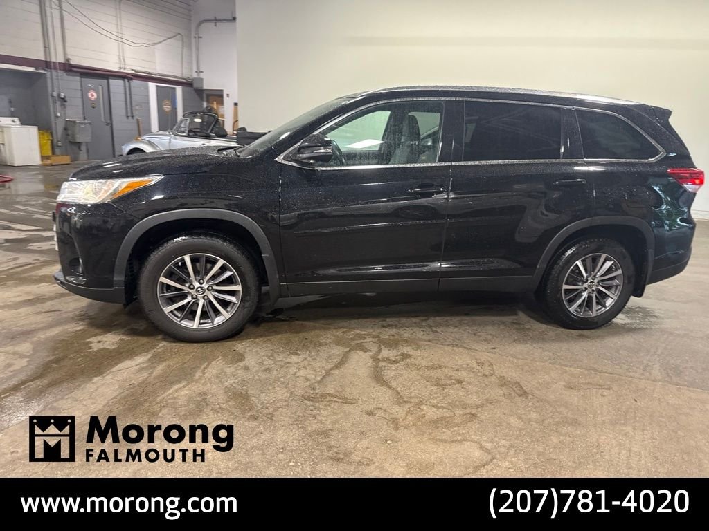 Used 2019 Black Toyota XLE image 12