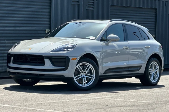 2026 Porsche Macan AWD