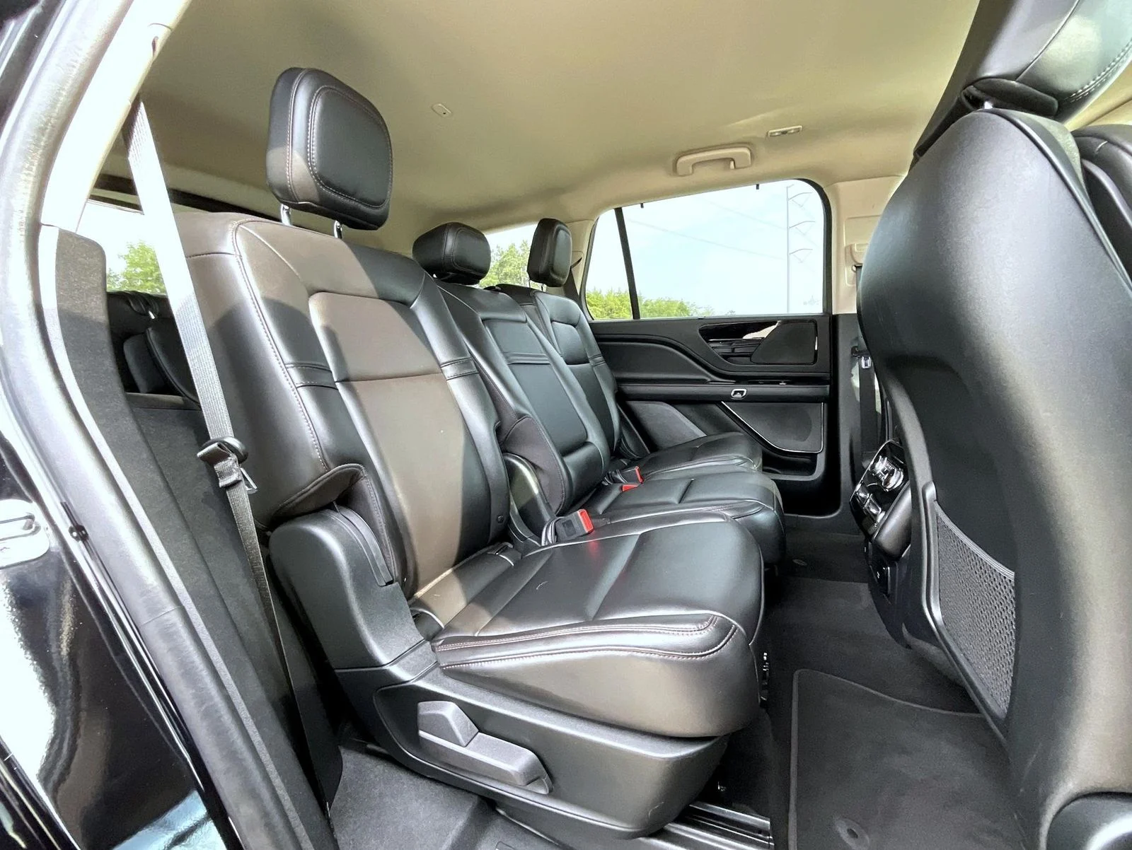 Certified Used 2023 Black Lincoln Livery image 21