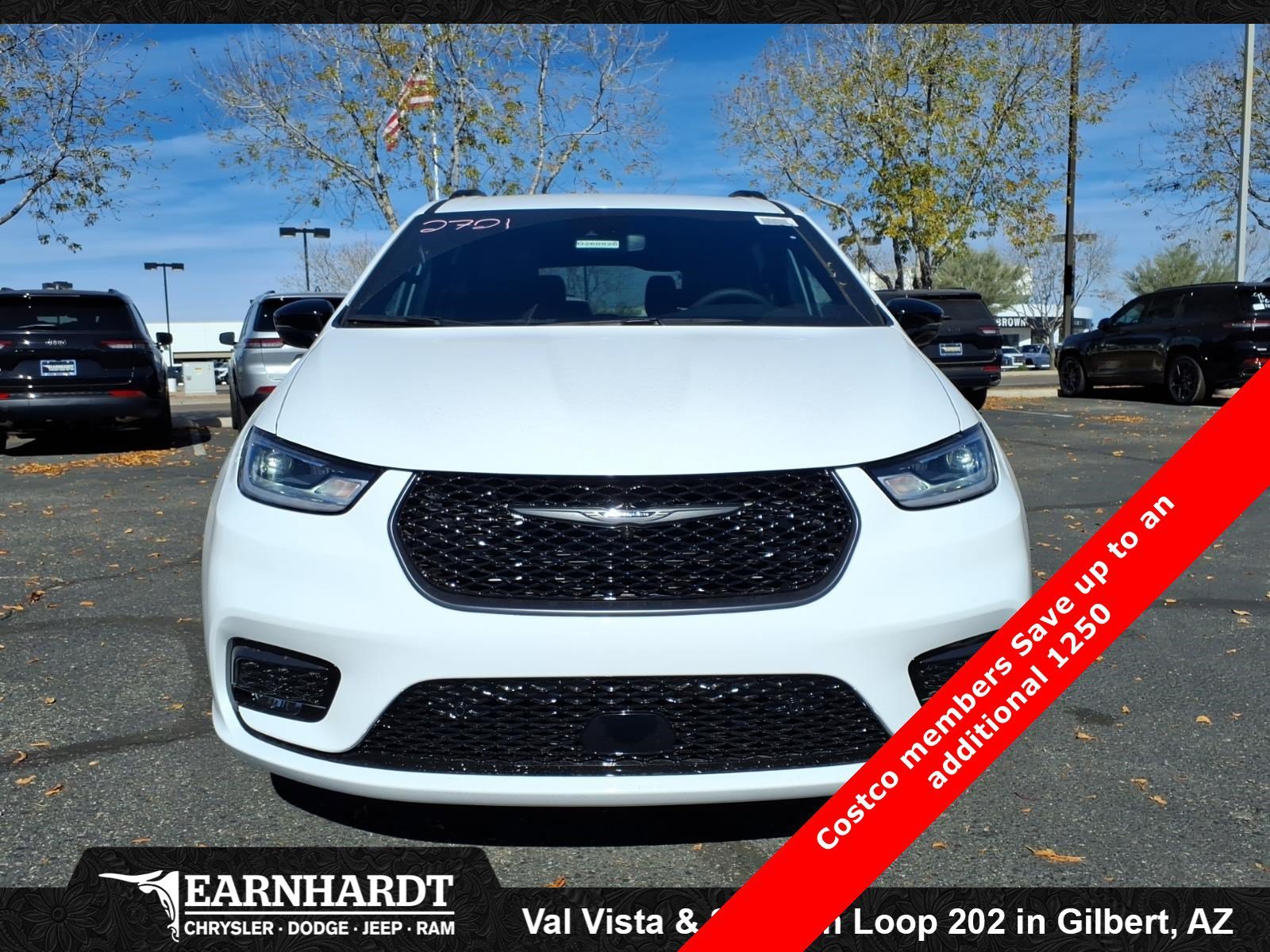 New 2026 Bright White Clear-Coat Exterior Paint Chrysler Select image 2