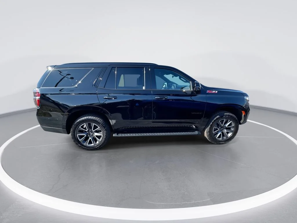 Used 2022 Black Chevrolet Z71 image 9