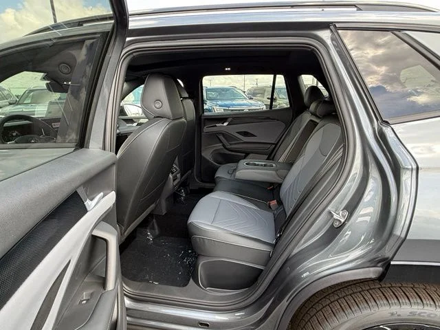 New 2026 Silver Volkswagen 2.0T SE R-Line Black image 9