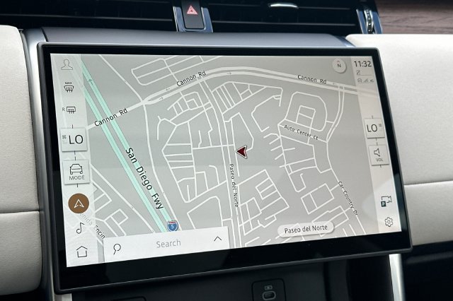 Certified Used 2024  Land Rover S image 18