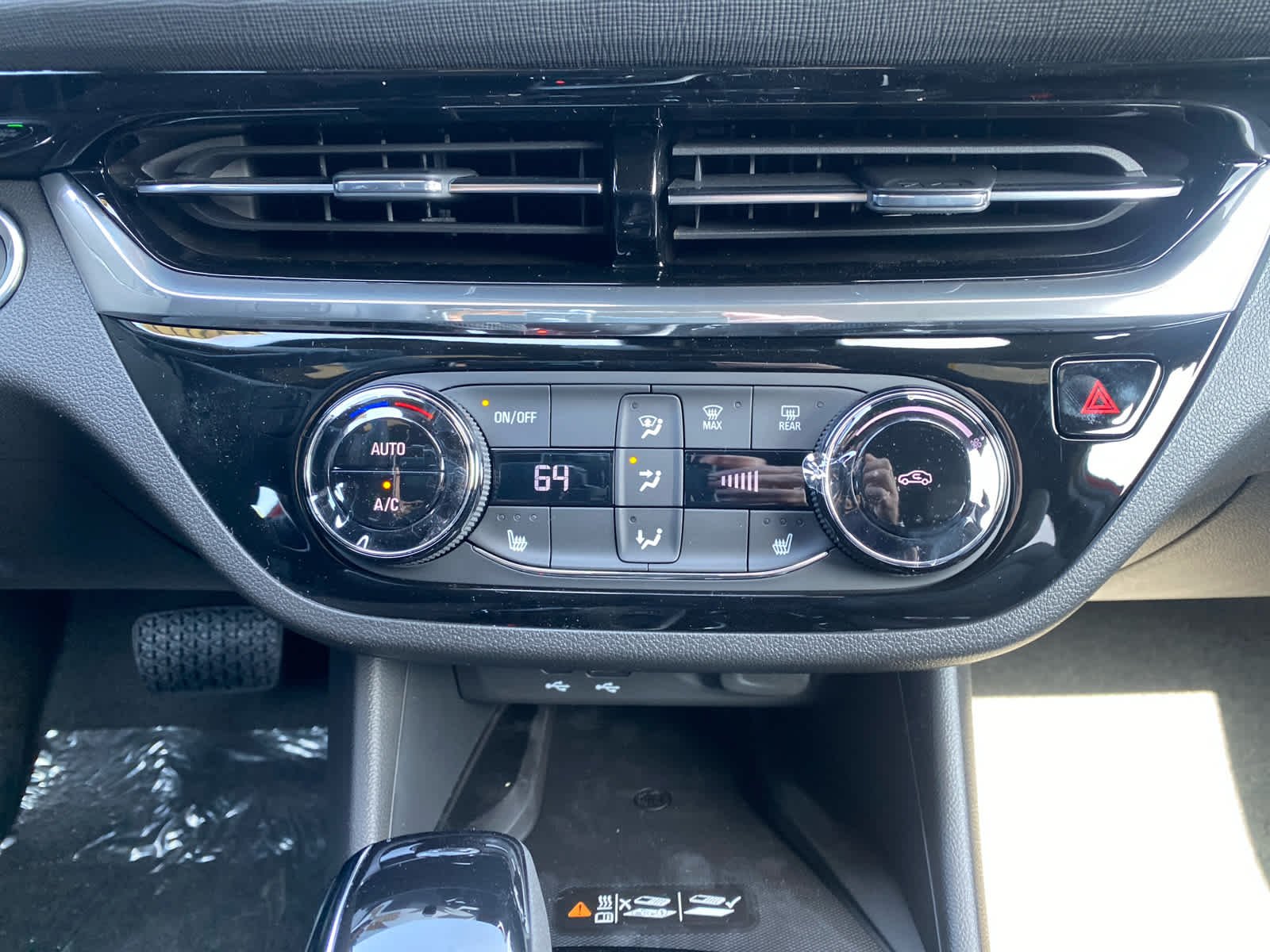 2026 Buick Envista Sport Touring - Photo 18