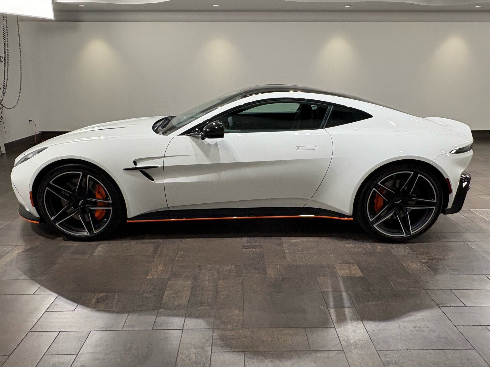 2026 Aston Martin Vantage Base - Photo 22