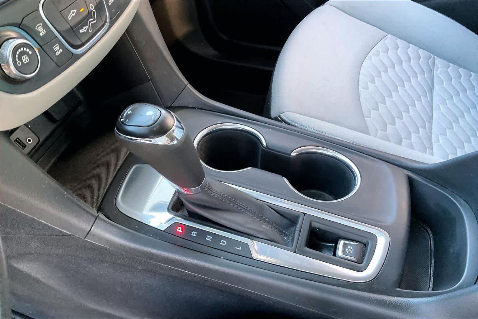 Used 2018 SUMMIT WHITE Chevrolet LS image 16