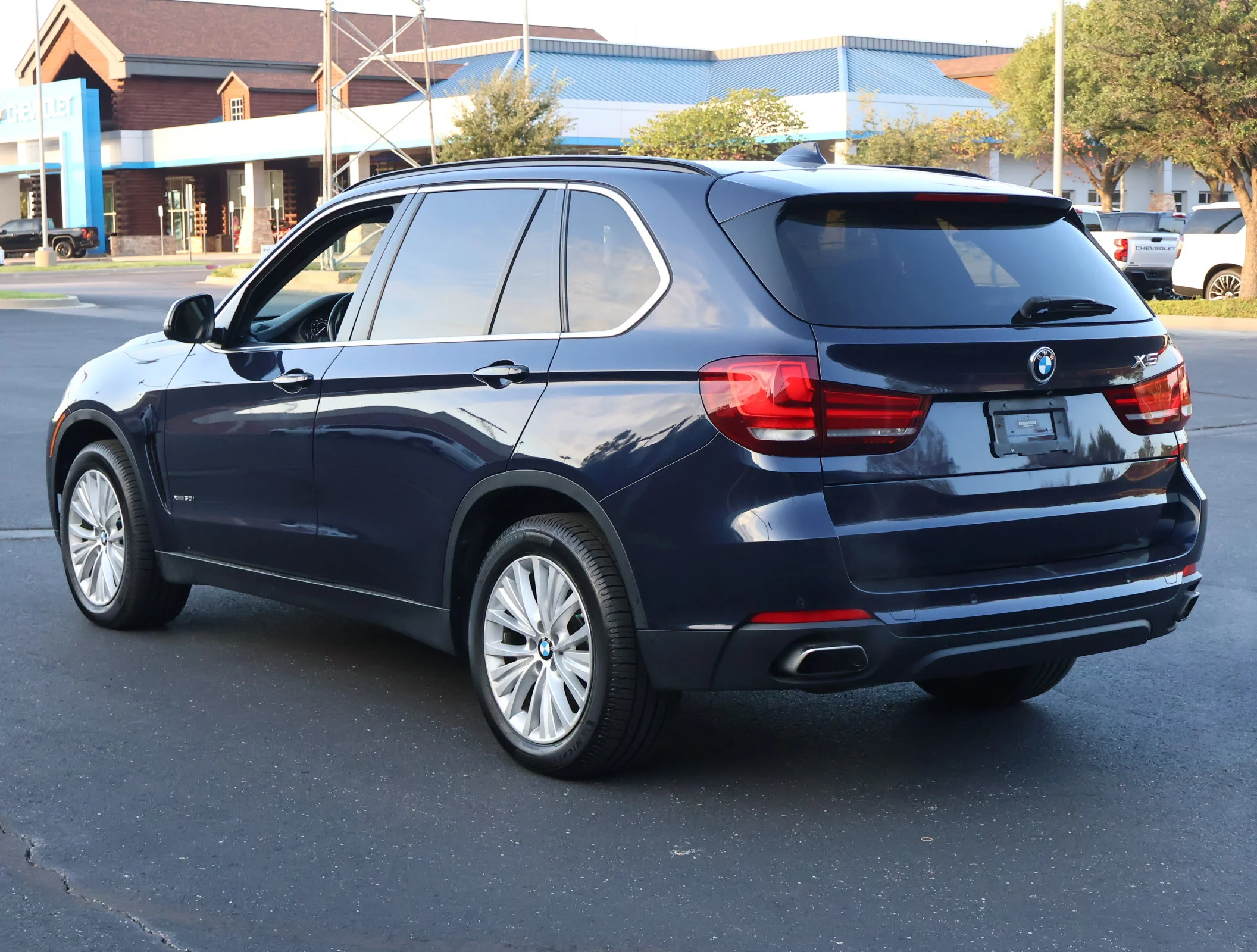 Used 2015 Blue BMW xDrive50i image 6