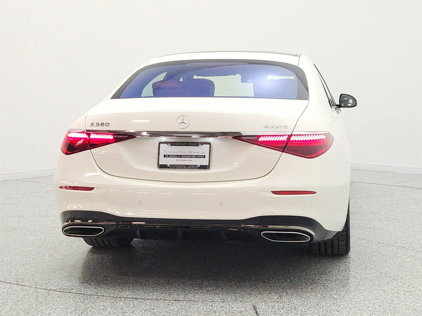 Certified Used 2023 MANUFAKTUR Diamond White Mercedes-Benz S 580 4MATIC® Sedan image 6