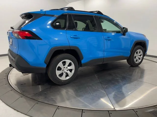 Used 2020 Blue Toyota LE image 5