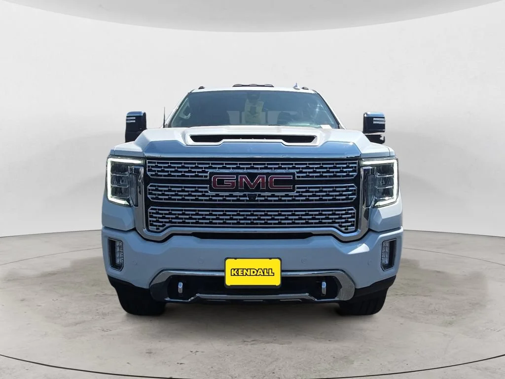 Certified Used 2022 White Frost Tricoat GMC Denali image 3