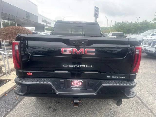 Used 2025 Black GMC Denali image 10