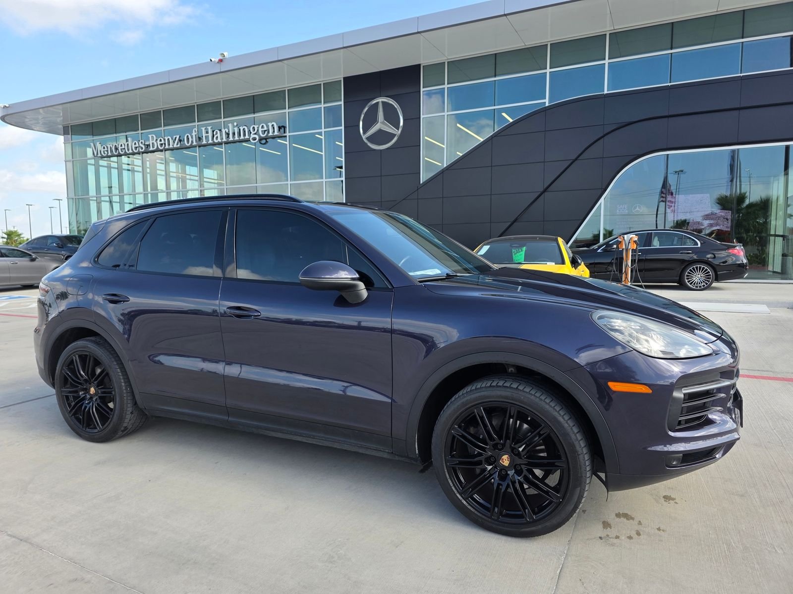 Used 2019  Porsche Base image 1