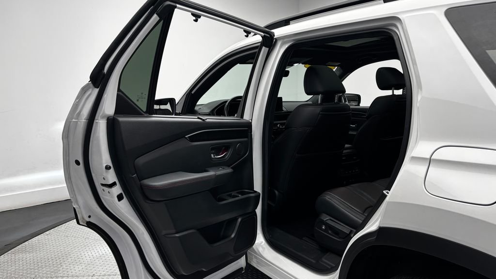 Used 2025 White Honda Black Edition image 41
