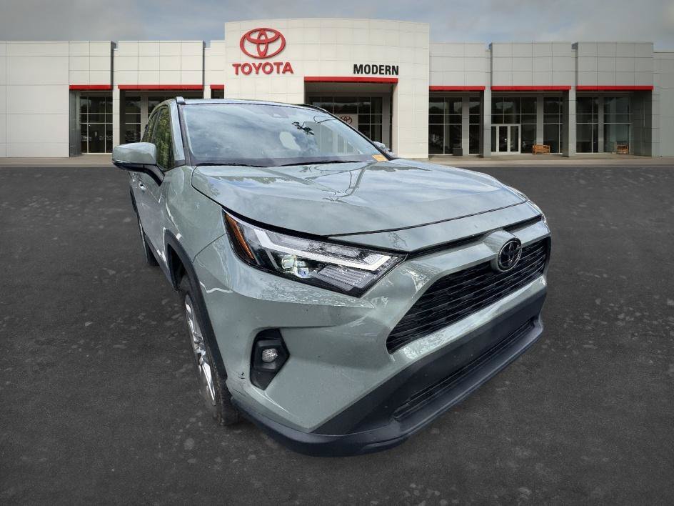 Certified Used 2022 Lunar Toyota XLE Premium image 5