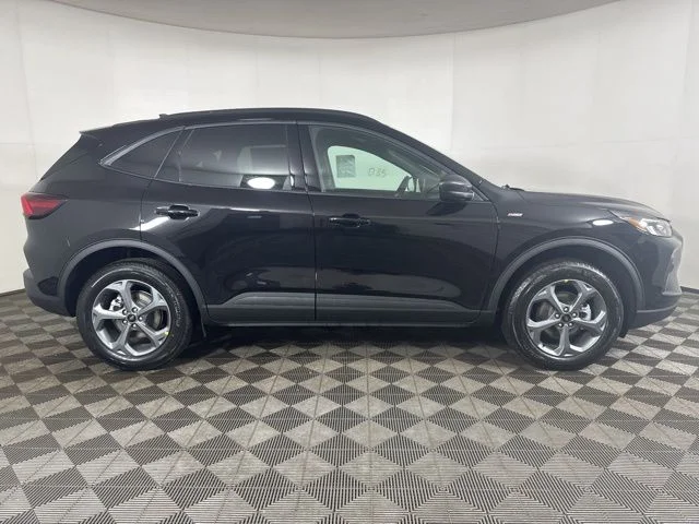 New 2026 Agate Black Metallic Ford ST-Line image 2