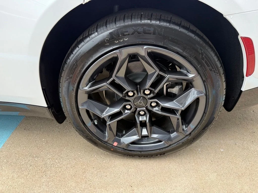 New 2027 White Knuckle Exterior Paint Dodge R/T Plus image 11