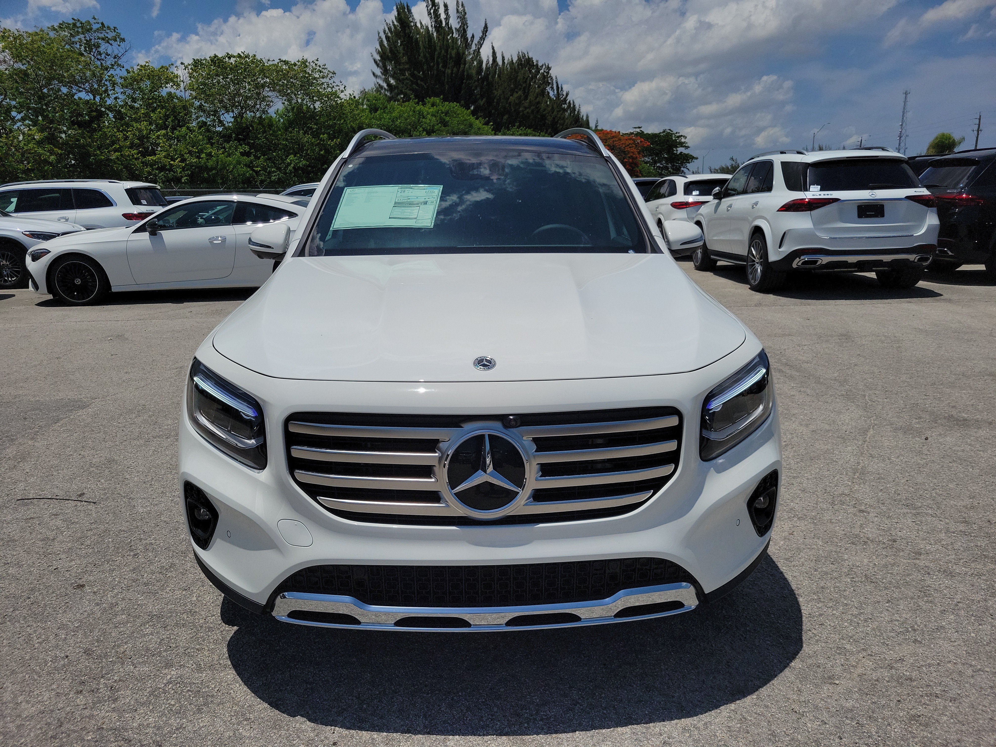 New 2026 Polar White Mercedes-Benz GLB 250 image 34
