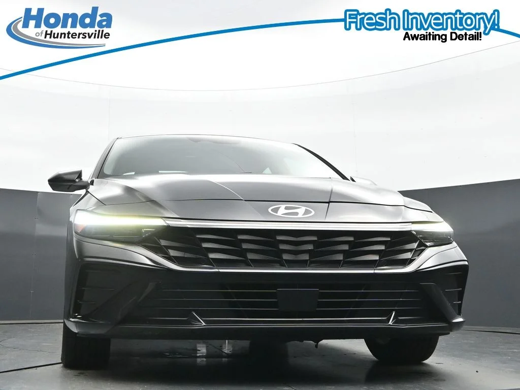 Used 2025 Abyss Black Hyundai SEL Convenience image 27
