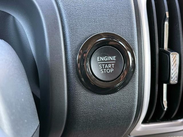 Used 2025 White Ford Active image 32