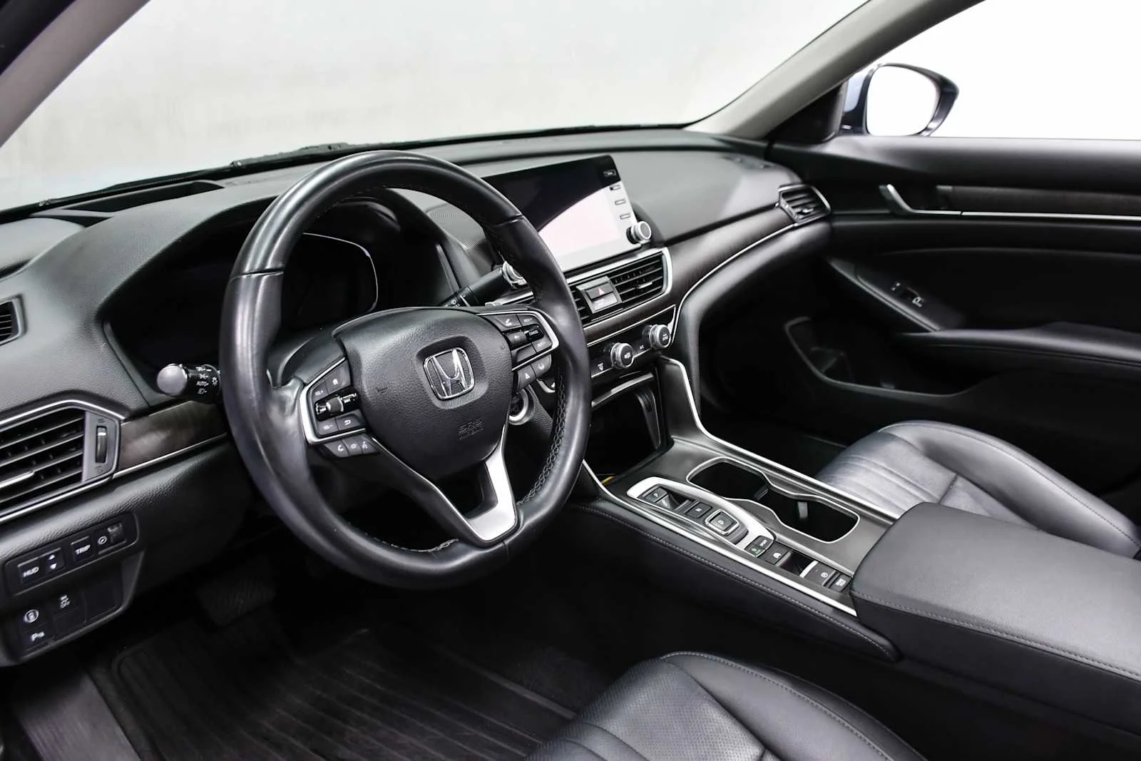 Used 2022 Sonic Gray Pearl Honda Touring image 13