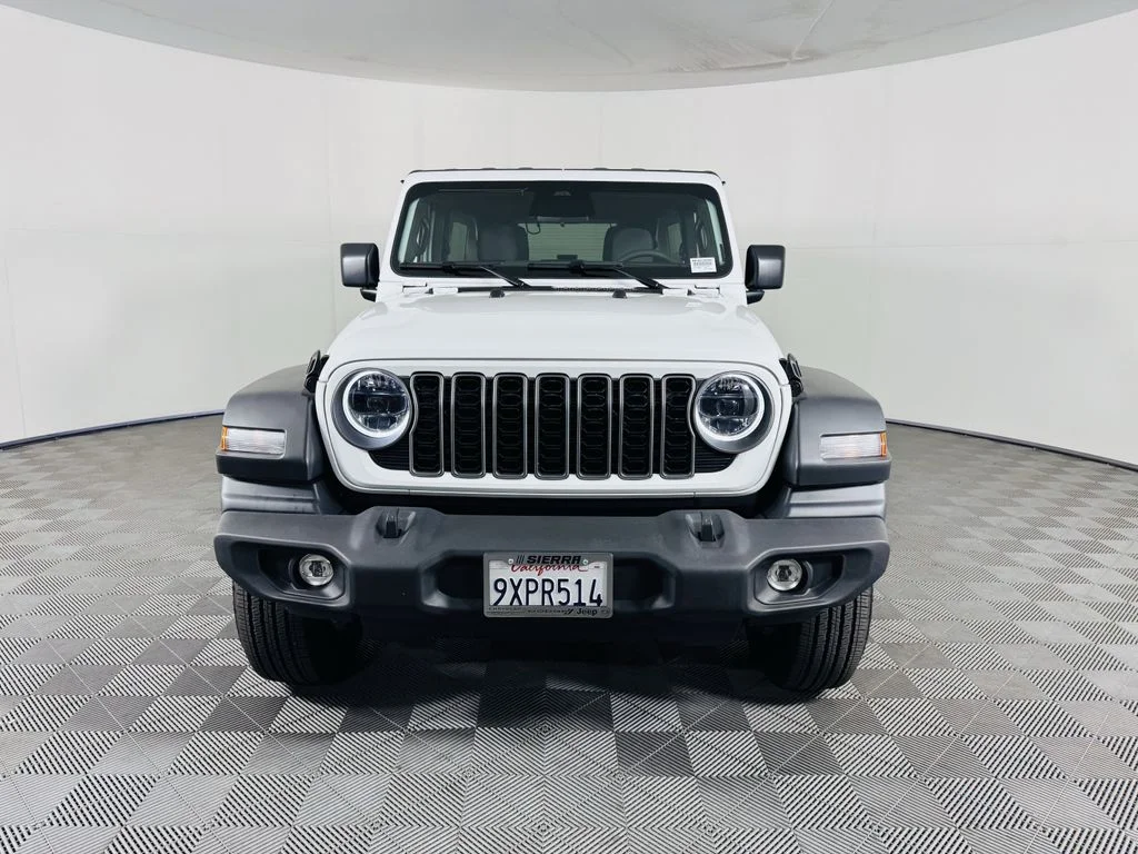 Used 2026 White Jeep Sport S image 3