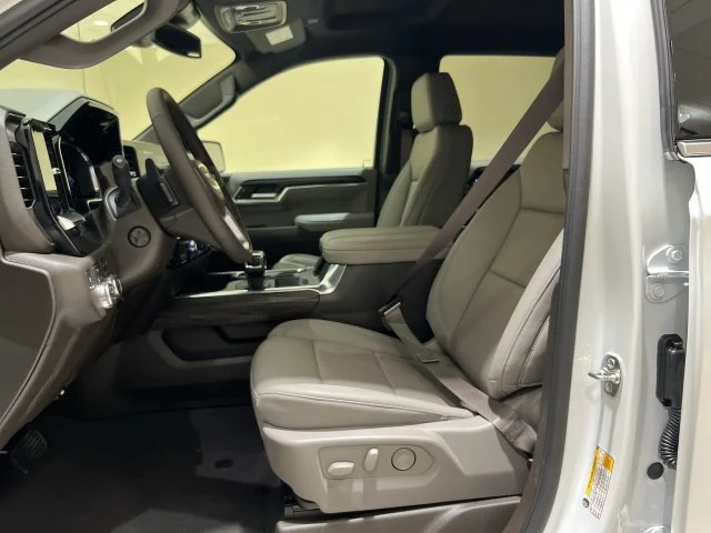 2026 GMC Sierra 1500 SLT - Photo 18