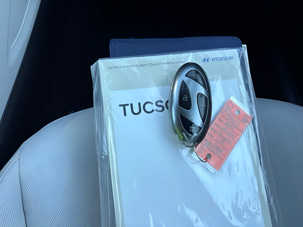 Used 2025 Green Hyundai SEL image 18