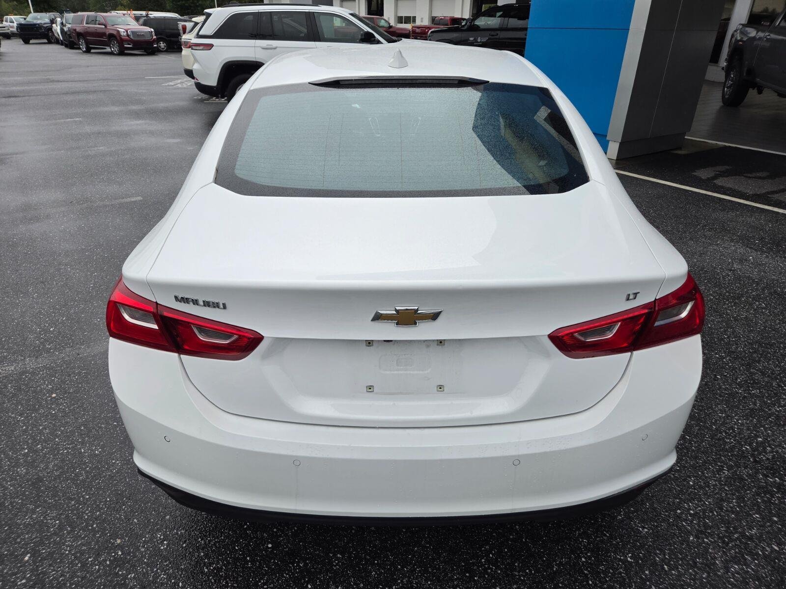 Used 2024 Summit White Chevrolet 1LT image 6
