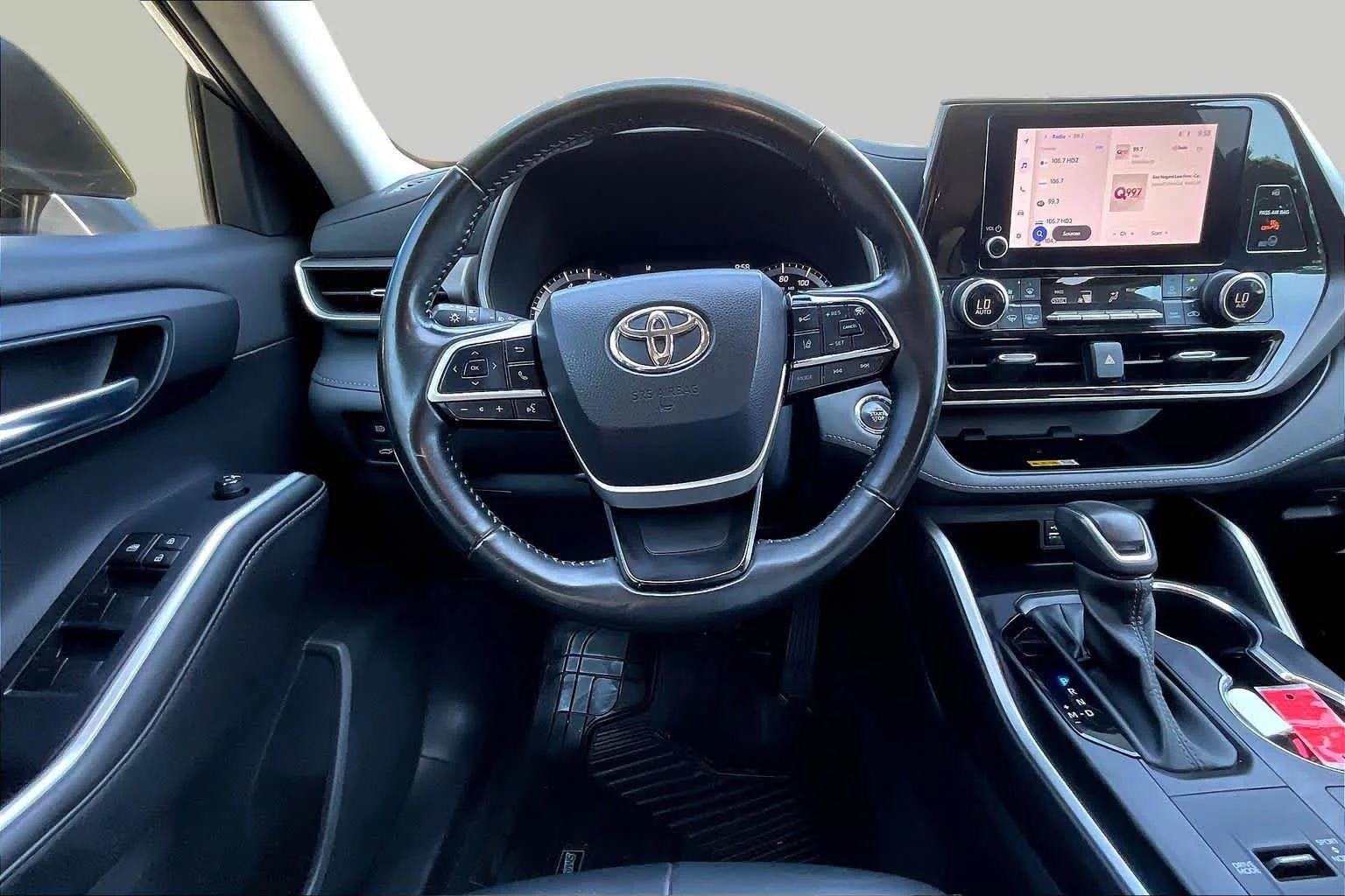 Used 2023 Magnetic Gray Metallic Toyota XLE image 6
