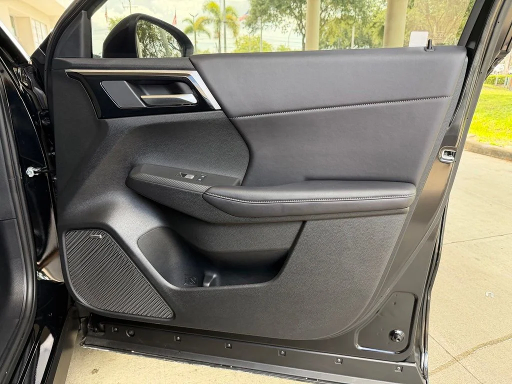 Used 2025 Black Mitsubishi SE image 26