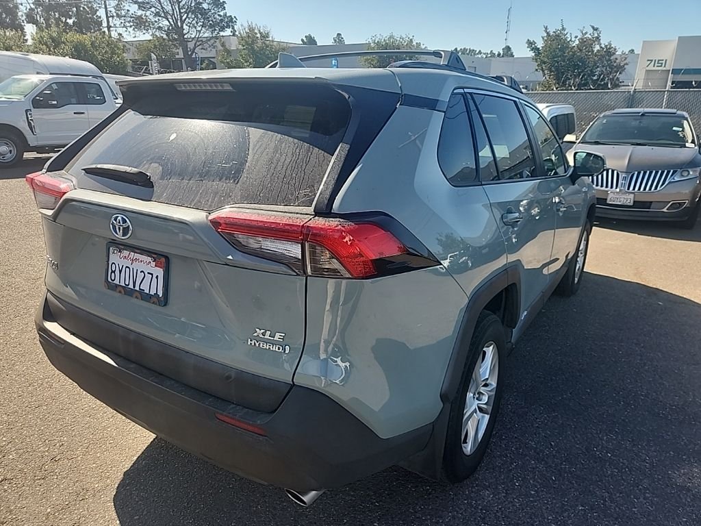 Used 2021  Toyota XLE image 13