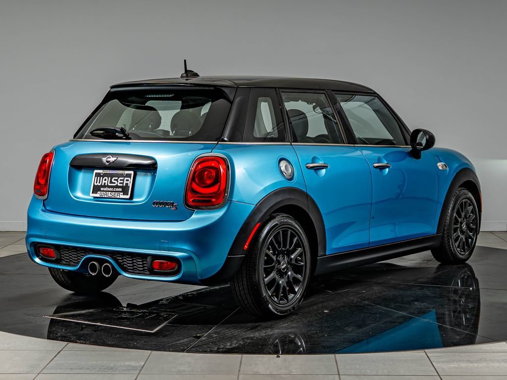 Used 2016 Electric Blue Metallic MINI  image 5