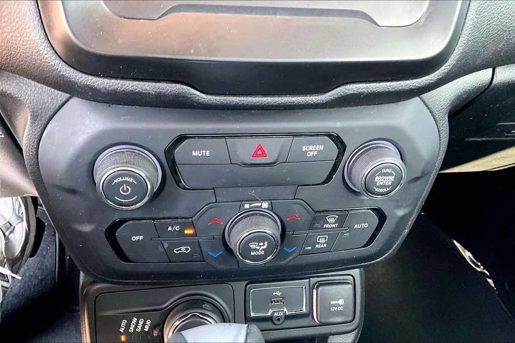 Used 2018 Gray Jeep Sport image 24