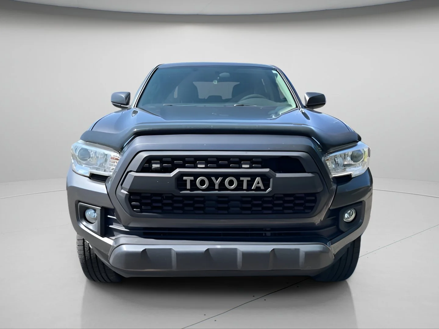 Used 2017 Magnetic Gray Metallic Toyota SR5 image 3