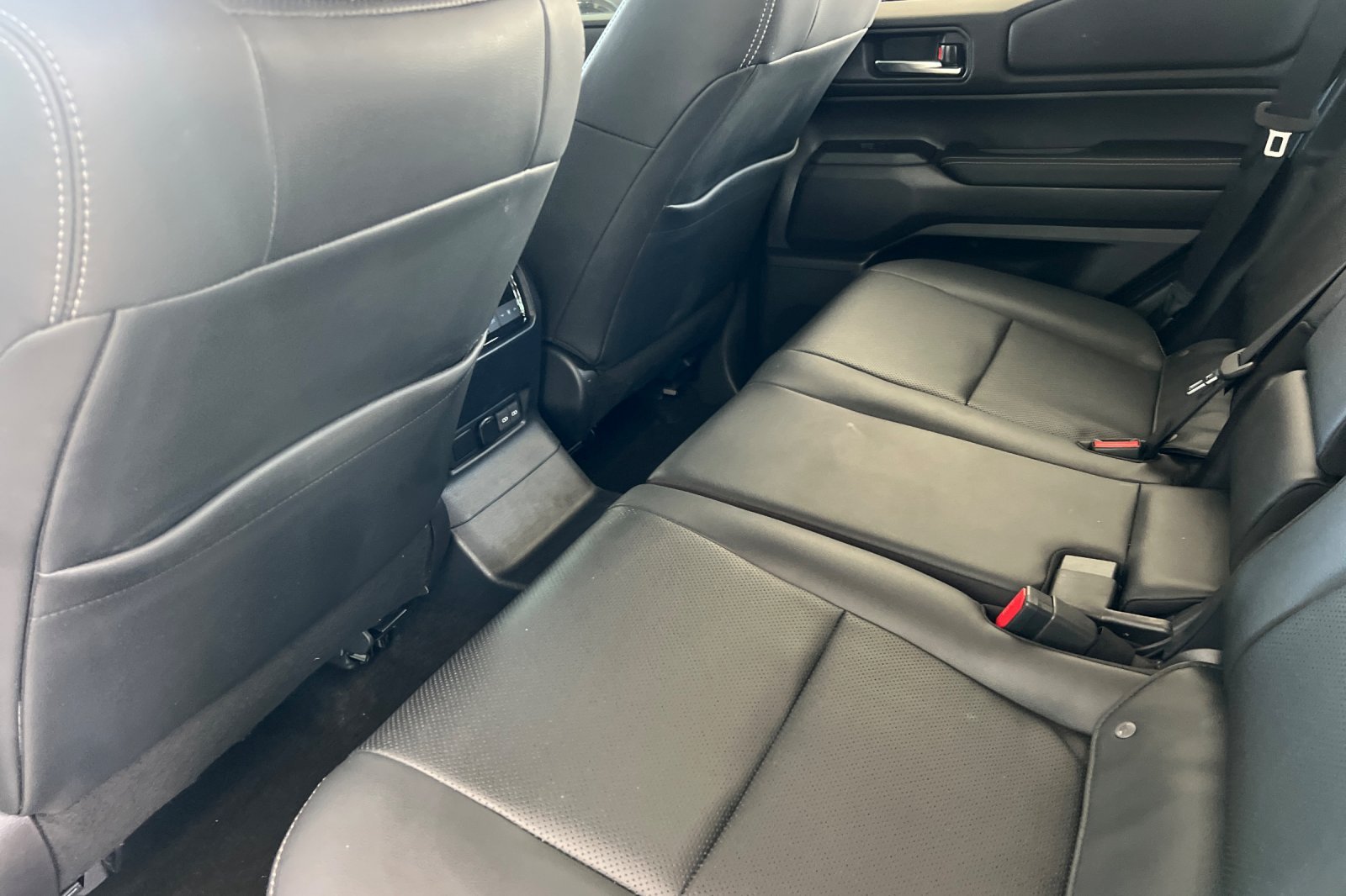 Used 2024 UNDERGROUND Toyota Base image 6