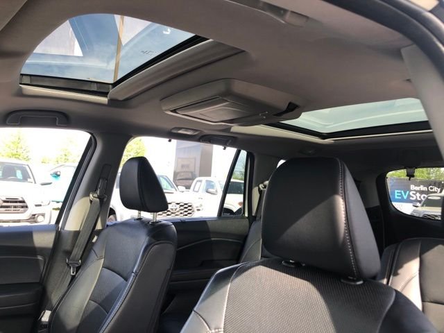 Used 2019 White Honda Elite image 34