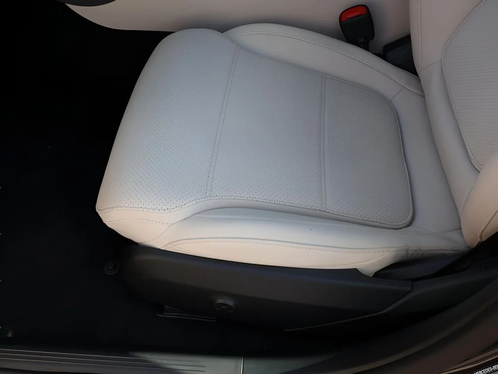 2025 Mercedes-Benz C-Class Sedan C 300 - Photo 34