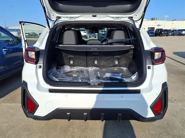 Used 2025 Crystal White Pearl Subaru Limited image 19
