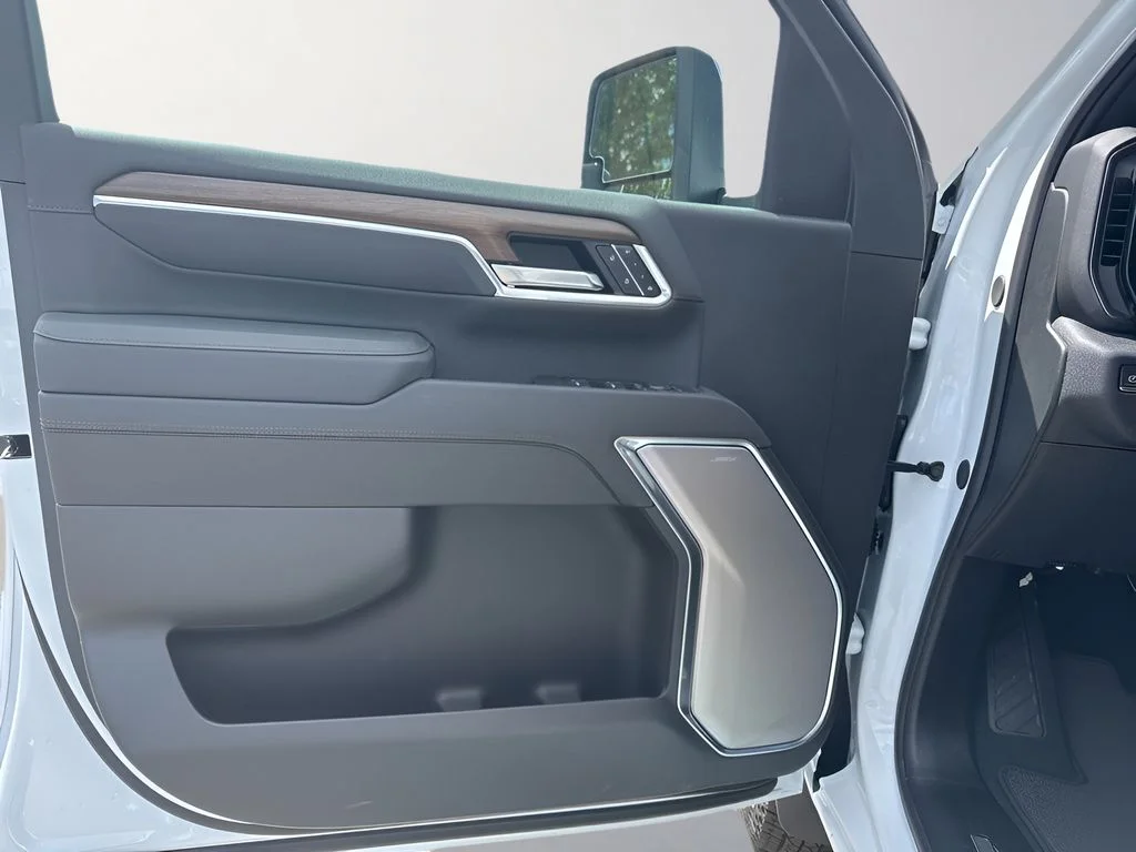 New 2026 White Chevrolet High Country image 26