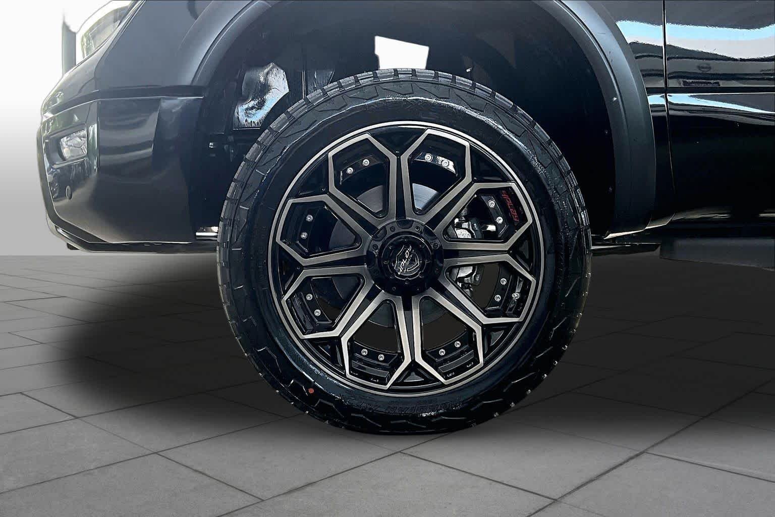 Used 2021 Super Black Nissan PRO-4X image 11