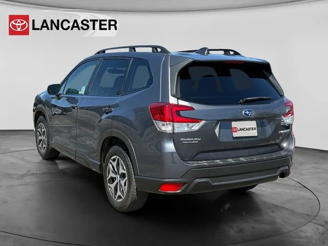 Used 2022 Magnetite Gray Metallic Subaru Premium image 5
