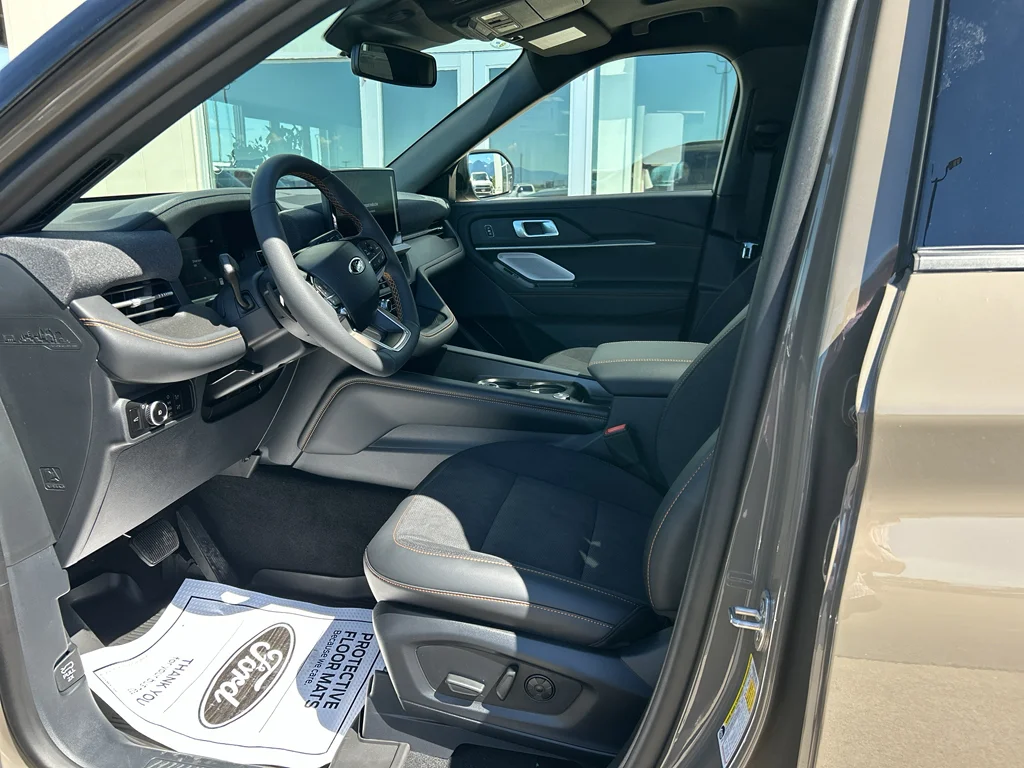 New 2026 MARSH GRAY Ford Tremor image 5