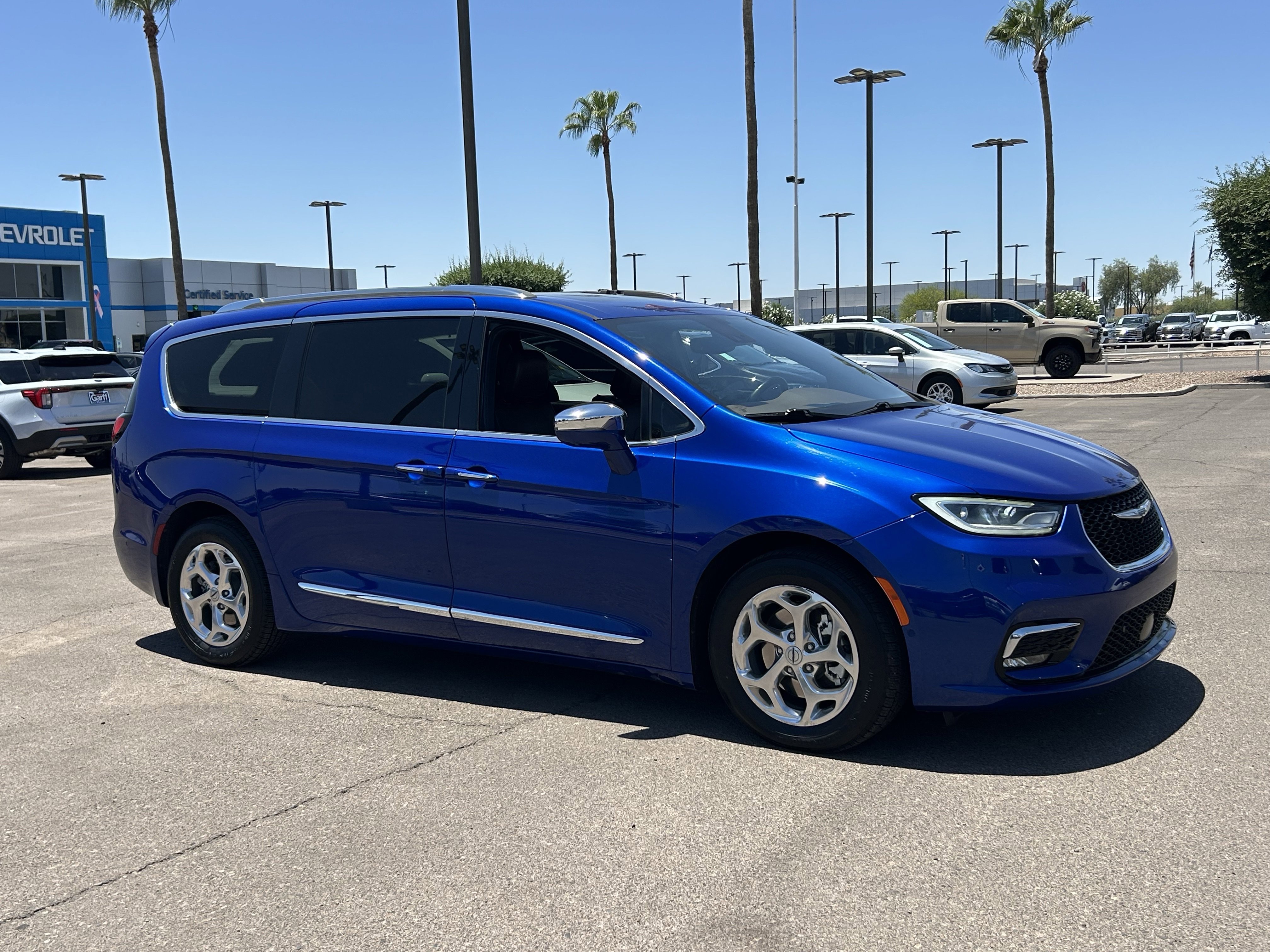 Used 2021 Ocean Blue Metallic Chrysler Hybrid Limited image 4